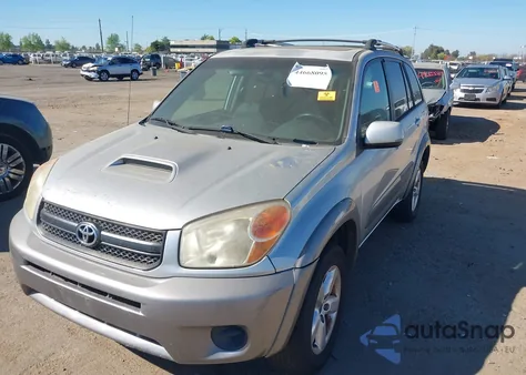 2004 Toyota Rav4 z USA, uszkodzony, nr VIN JTEHD20V546018152